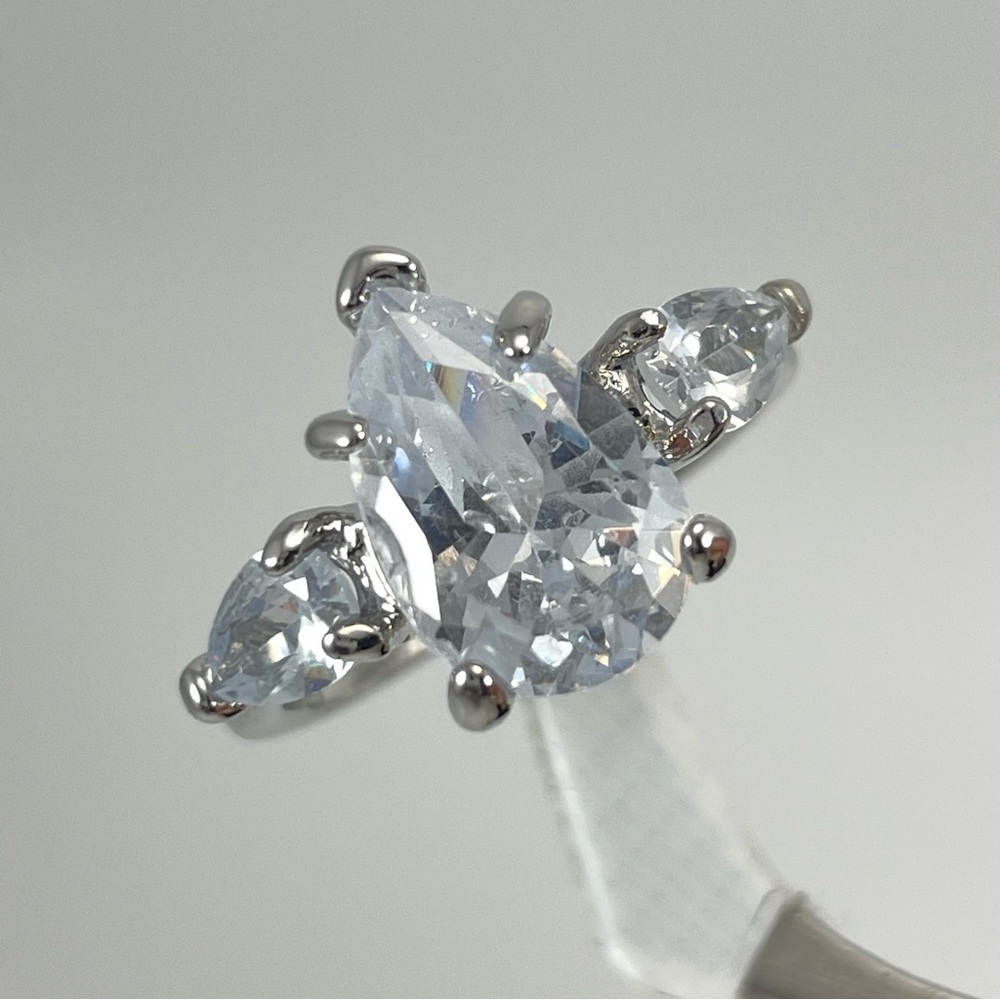 Beautiful White Pear Cut CZ Diamond Silver Tone Fashion Ring